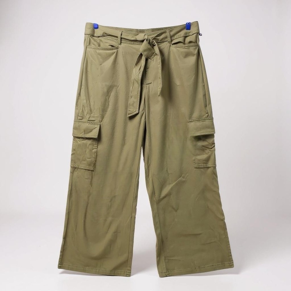 NWOT Ava & Viv Women's 17 Olive Green Belted High Rise Wide Leg Cargo Pants